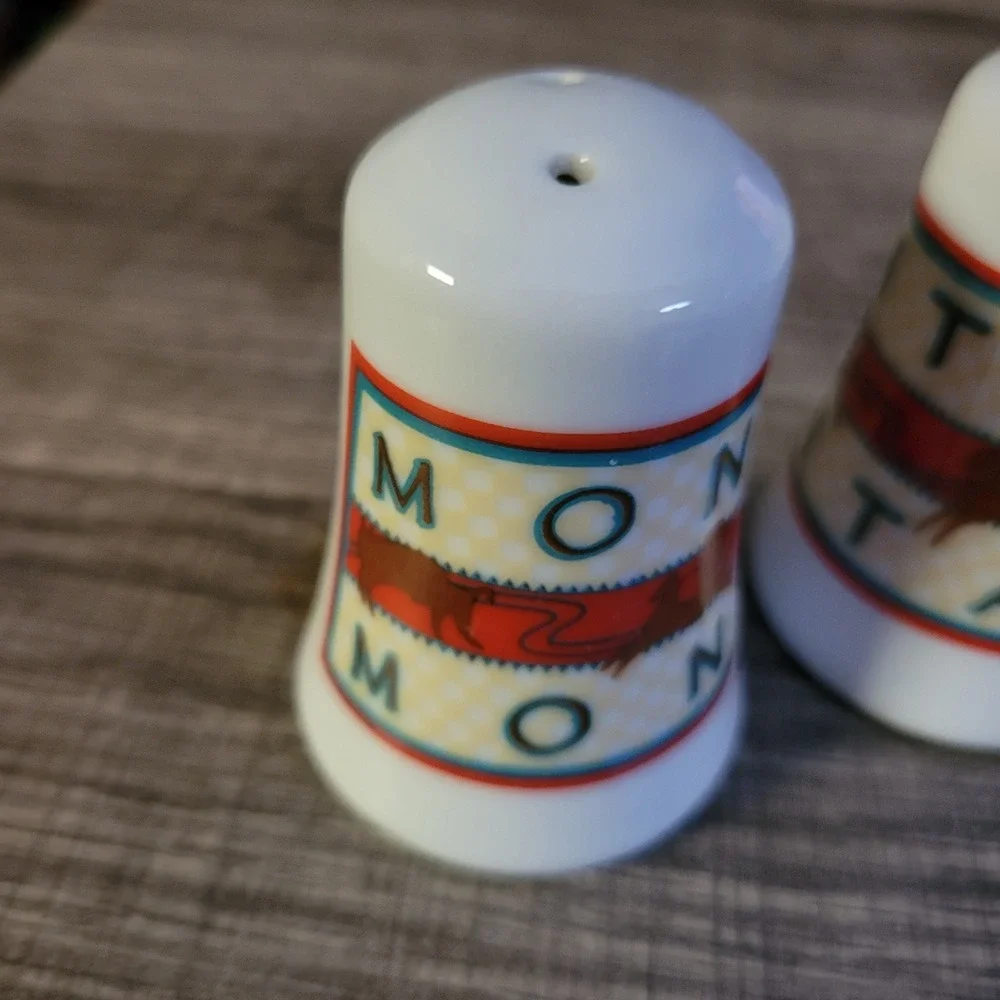 Vintage Montana Souvenir Salt and Pepper Shakers Ceramic Cowboy‎ Western Decor